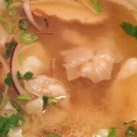 Seafood Wonton Soup (Squid, Shrimp, Fish Cake) · Hoanh thanh hai san.