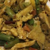 88. Curry Chicken · Hot. Served with mixed vegetables, coconut curry sauce.