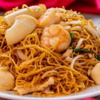 Chow Mein 炒麵 · Stir fried noodle dish.