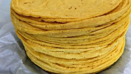 Dozen of Tortillas / Docena de Tortillas · 12 Delicious corn tortillas