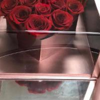 Estuche Box of roses · 16 roses inside a estuche box comes in black gold and pink