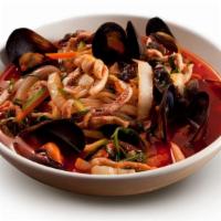 Jjamppongbap / Spicy Seafood Noodle & Rice Soup · Ingredient: pork and seafood