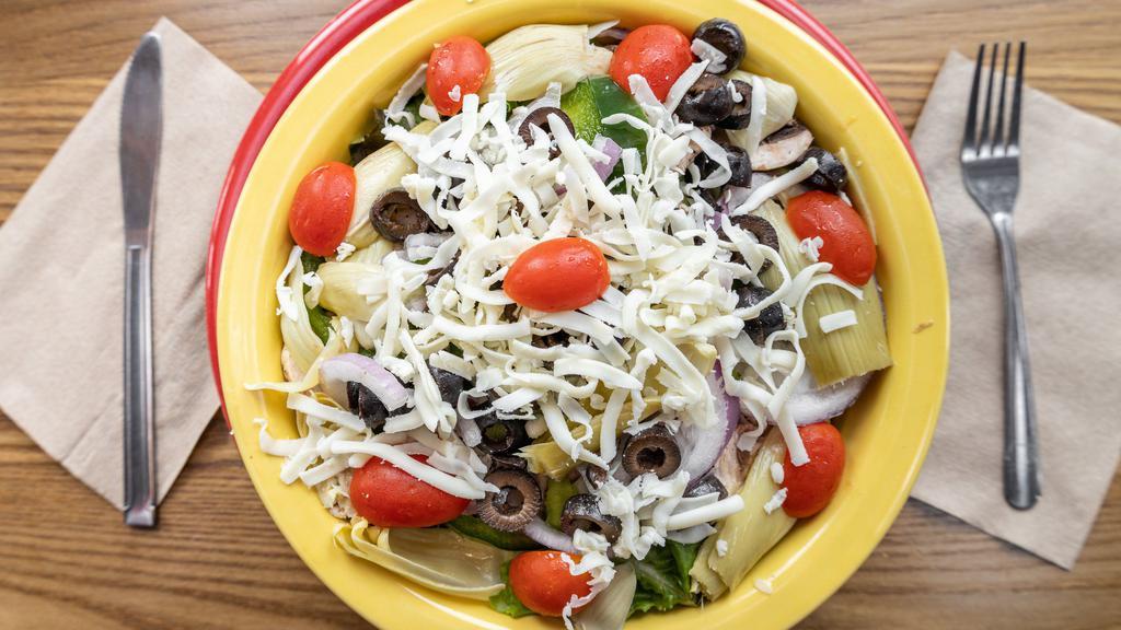 Fresh Tracks · Healthy. Red leaf lettuce, black olives, fresh mushrooms, green peppers, red onions, artichoke hearts, vine ripe tomatoes, and mozzarella. 31 cal.