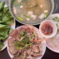 Large pork intestine in Peper hot pot/Bao Tử  Hầm Tiêu · 