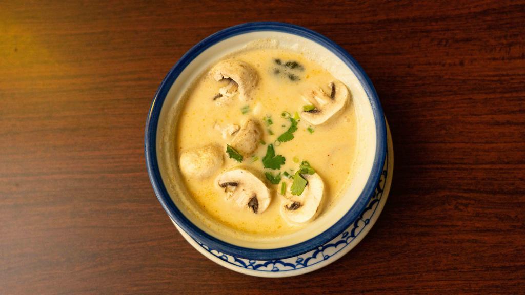 Tom Kha Noodle · A distinctive soup with coconut milk, lemongrass, galangal, kaffir lime leaf, bean sprout, cilantro and green onions.