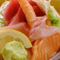 Chirashi Don 🌶 · 8pcs chef's choice Sashimi and Tamago, Ebi Over Sushi Rice