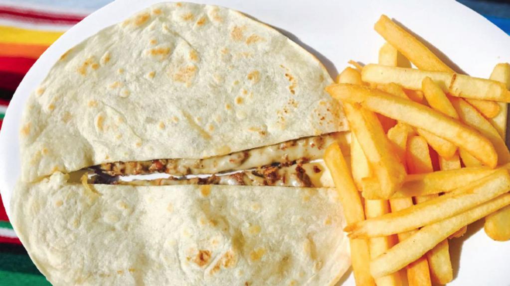 Sincronizada Con Papas · Flour tortilla quesadilla sandwich filled with potatoes and your choice of meat.
