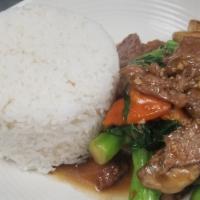 Chinese Broccoli Beef Rice Plate  菜心牛肉飯 · 菜心牛肉飯