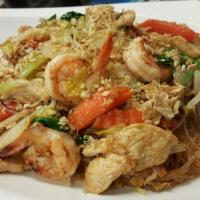 Pad Woon Sen · Stir-fried silver noodle with cabbage, tomatoes, celery, onions, eggs and your choice of chi...