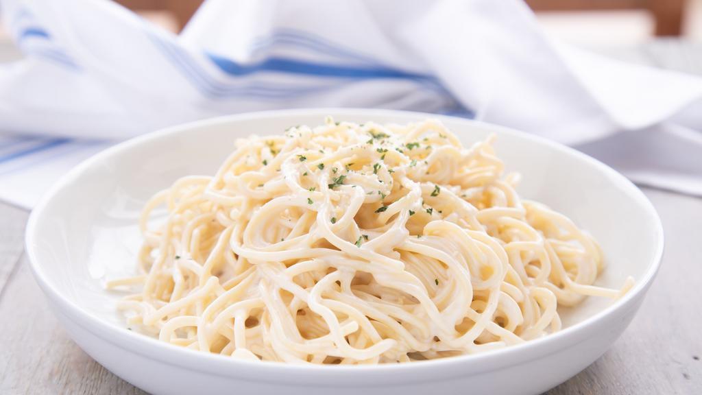 Alfredo Penne Pasta! · Creamy white sauce cooked in the pasta of your choice. Garnished with parmesan .