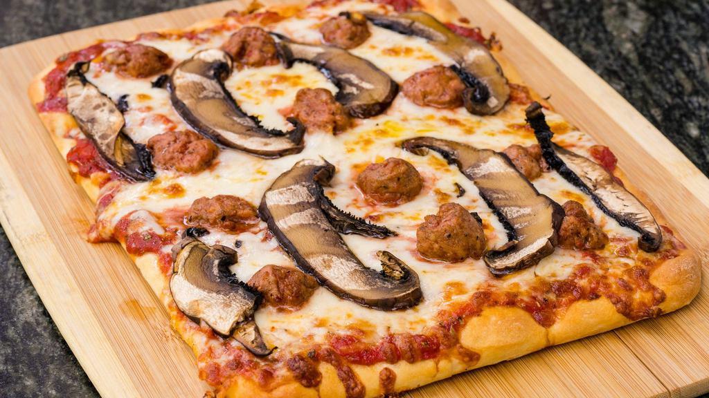 Pizza Salsicce - Sausage & Mushroom · Toppings: Tomato Sauce with Oregano & Garlic, Mozzarella, Italian Sausage, Portobello Mushrooms