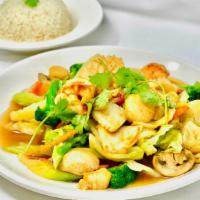 Cơm Xào Hải Sản · Steam Rice with Stir Fried Seafood & Vegetables