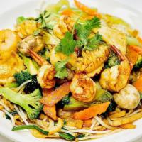 Phở Xào Hải Sản · Stir Fried Rice Noodles with Seafood & Vegetables