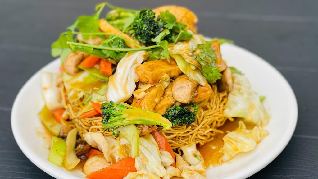 #49. Mì Xào Giòn  Chay · Stir-fried vegetables with crispy egg noodle