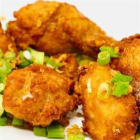 Cánh Gà Tỏi (Party Tray) · Crispy Garlic Chicken Wings