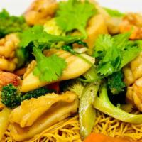 Mì Xào Hải Sản (Party Tray) · Stir Fried Egg Noodles with Seafood & Vegetables (Party Tray)