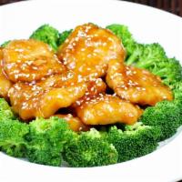 General Chicken/Shrimp · Crispy chicken or shrimp in our delicious sweet and savory sauce served with steamed broccoli.