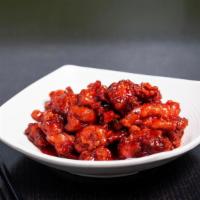 General Tso's Chicken / 左宗棠雞 · Spicy.