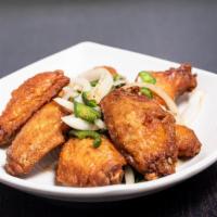 Salt & Pepper Chicken Wings (8) / 椒鹽雞翅 · Spicy.
