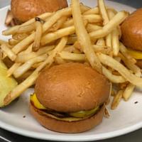 Cheeseburgers Sliders · Three Sliders with American Cheese on a Brioche Mini Bun
