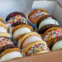 I Want It All · (4) Chocolate Chip Cookie and French Vanilla Ice Cream
(4) Butter Sugar Cookie and Very Berr...