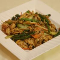 11. Basil Chicken & Shrimp香草鸡和虾 · Spicy. Stir-fried chicken, shrimp, with green bean, onion in basil soy sauce.