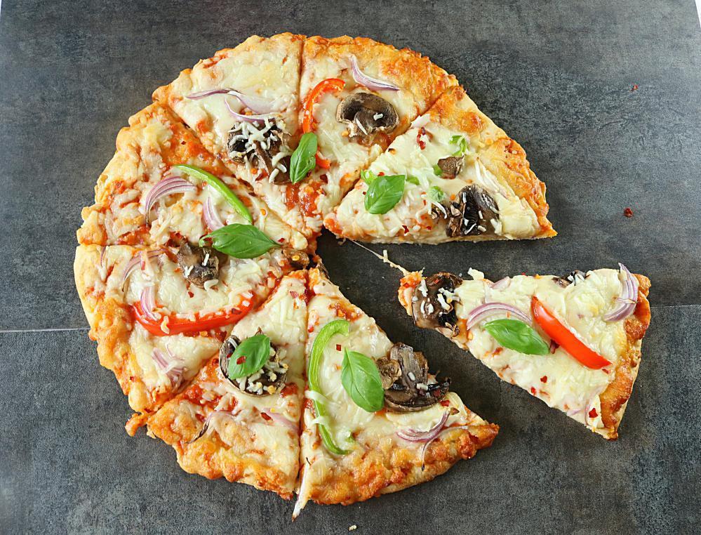 Giant Pizza & Deli · Italian · Pizza · Salad · Chicken