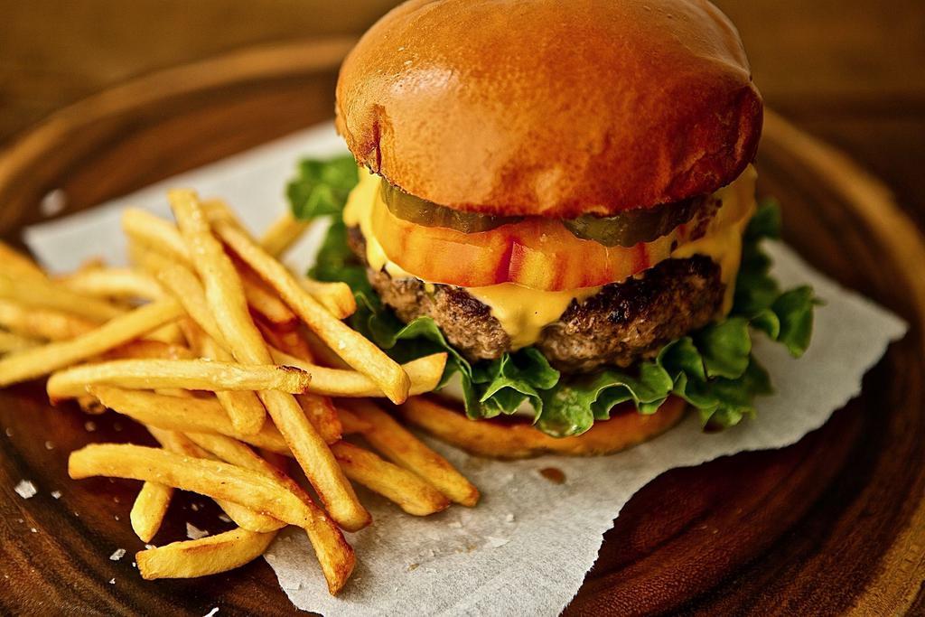 Juicy Burger · Burgers · American · Salad · Chicken
