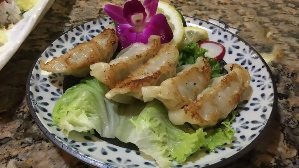 Huku Japanese Bistro · Japanese · Sushi · Salad