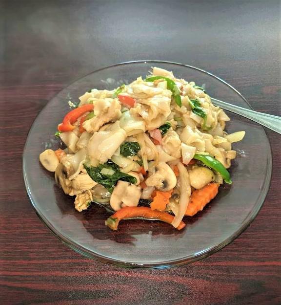Baanthai cuisine · Noodles · Thai · Seafood · Sushi · Salad