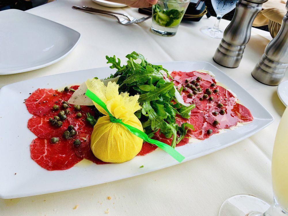 Vigilucci's Seafood & Steakhouse · Italian · Seafood · Salad