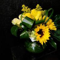 Murphy · Perfect size for a desk or side table is this bright and sunny arrangement in all yellows!