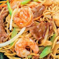 House Chow Mein · Shrimp , Chicken, and Beef
