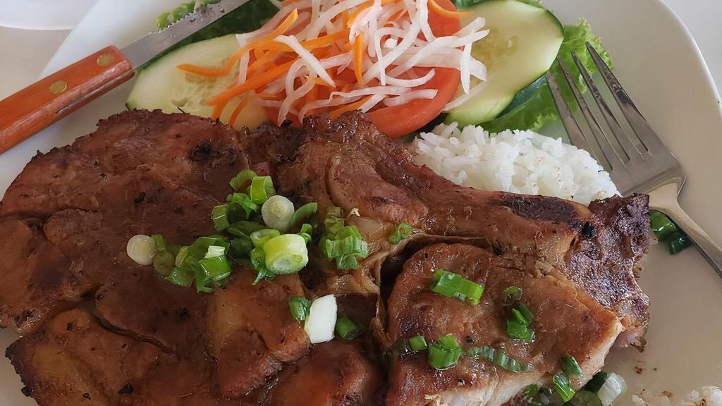Char Grilled Pork Chop · com suon nuong.