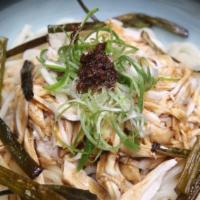 Scallion Oil Noodle With Chicken · 葱油鸡丝面