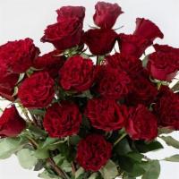 Epic Heart Roses · Thirty Burgundy blooms that burst with deep, eternal love.

Perfect for declarations of love...
