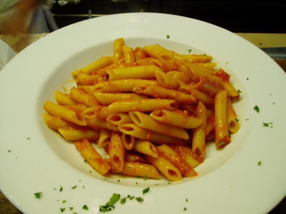Penne Pomodoro · Tomato Sauce with Parmesan & Basil