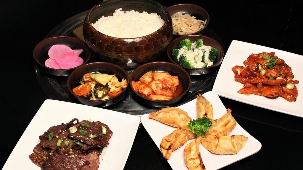 Family Meal (Cooked) · Comes with choice of 1 appetizer, 2 pounds of meat (cooked), side dishes, and rice.