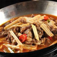 Beef Stew With Tofu Skin腐竹牛腩煲 · 腐竹牛腩煲