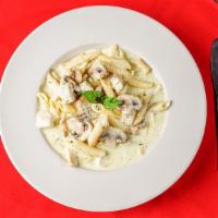 Scarface · Sautéed chicken and mushrooms in alfredo sauce over penne pasta.