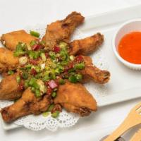 Garlic Wings · Fried Chicken Wings With Garlic, Pepper, Chili, And Bell Peppers.