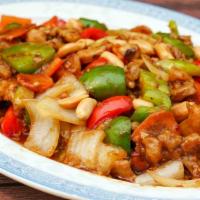 X32 Kung Pao Chicken (Gà Kung Pao) · spicy dish serve with peanuts