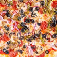 Deluxe Pie · Sausage, pepperoni, bell peppers, onions, mushrooms, garlic olives.