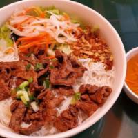 Bún Bò Nướng · Vermicelli noodle, grilled beef, and salad.