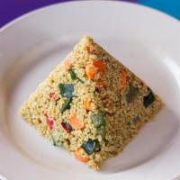 Ensalada Quinoa · Cucumbers, tomatoes, carrots, bell peppers, celery and lemon herb