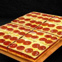 Giant Deep Dish Pepperoni Pizza · Pepperoni & Cheese