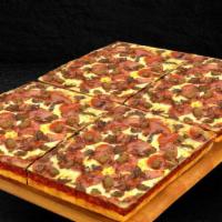 Giant Deep Dish Piara Meat Lovers Pizza · Pepperoni, Ham, Sausage, Beef and Bacon