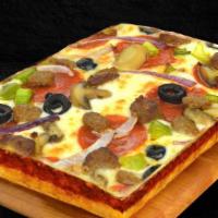 Piara Personal Pan Supreme Pizza · Pepperoni, Mushrooms, Green Pepper, Onions, Sausage, Beef, Black Olives
