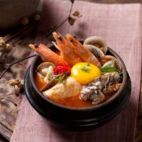 Seafood · Shrimp, clam, mussel, and oyster. Default meat broth, but can be requested with water broth.