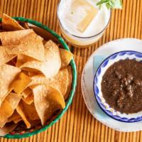 Salsa Negra · house chips